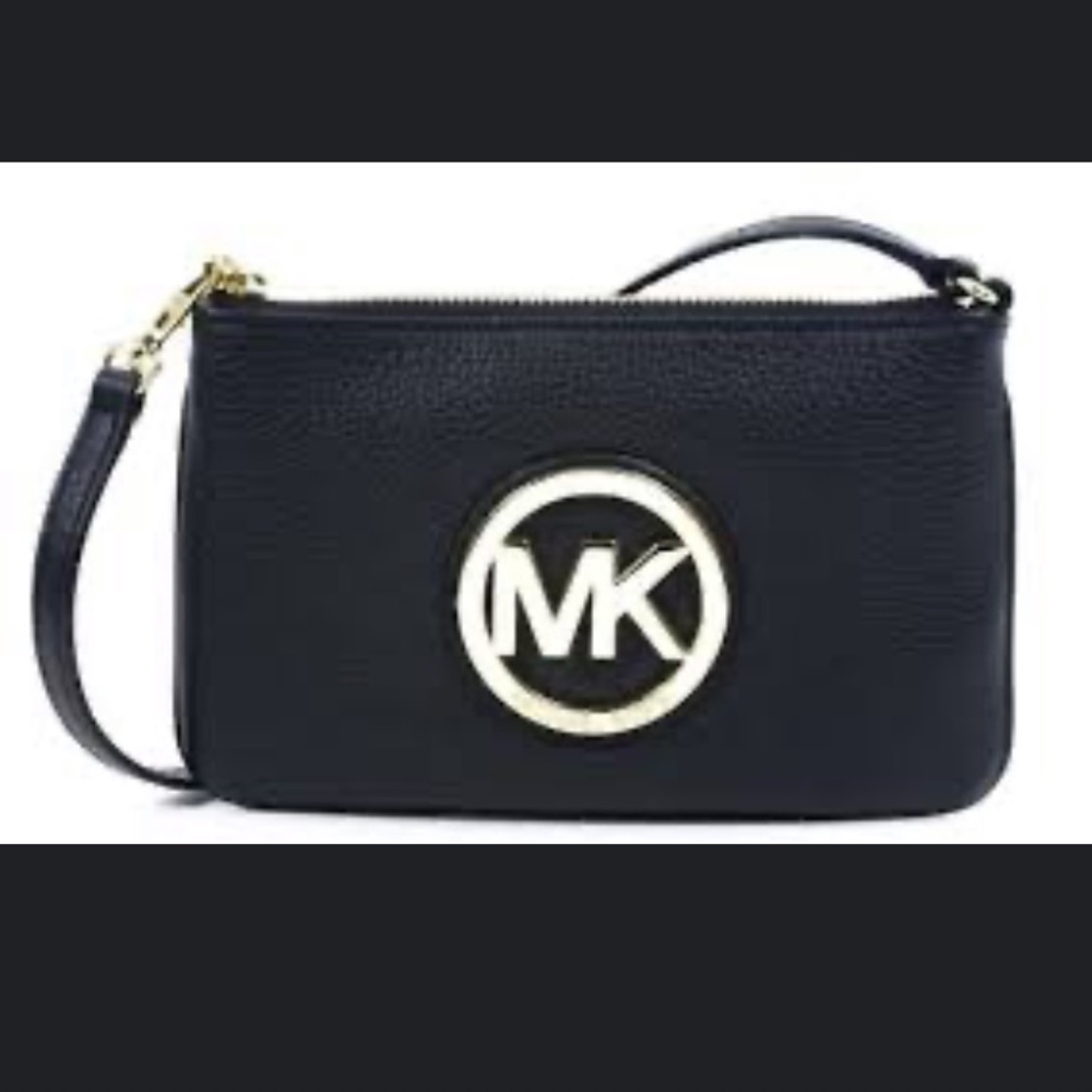 Michael Kors purse/wristlet